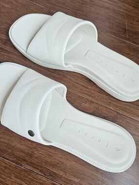 REEF White Women’s Slip-On Slide Sandals